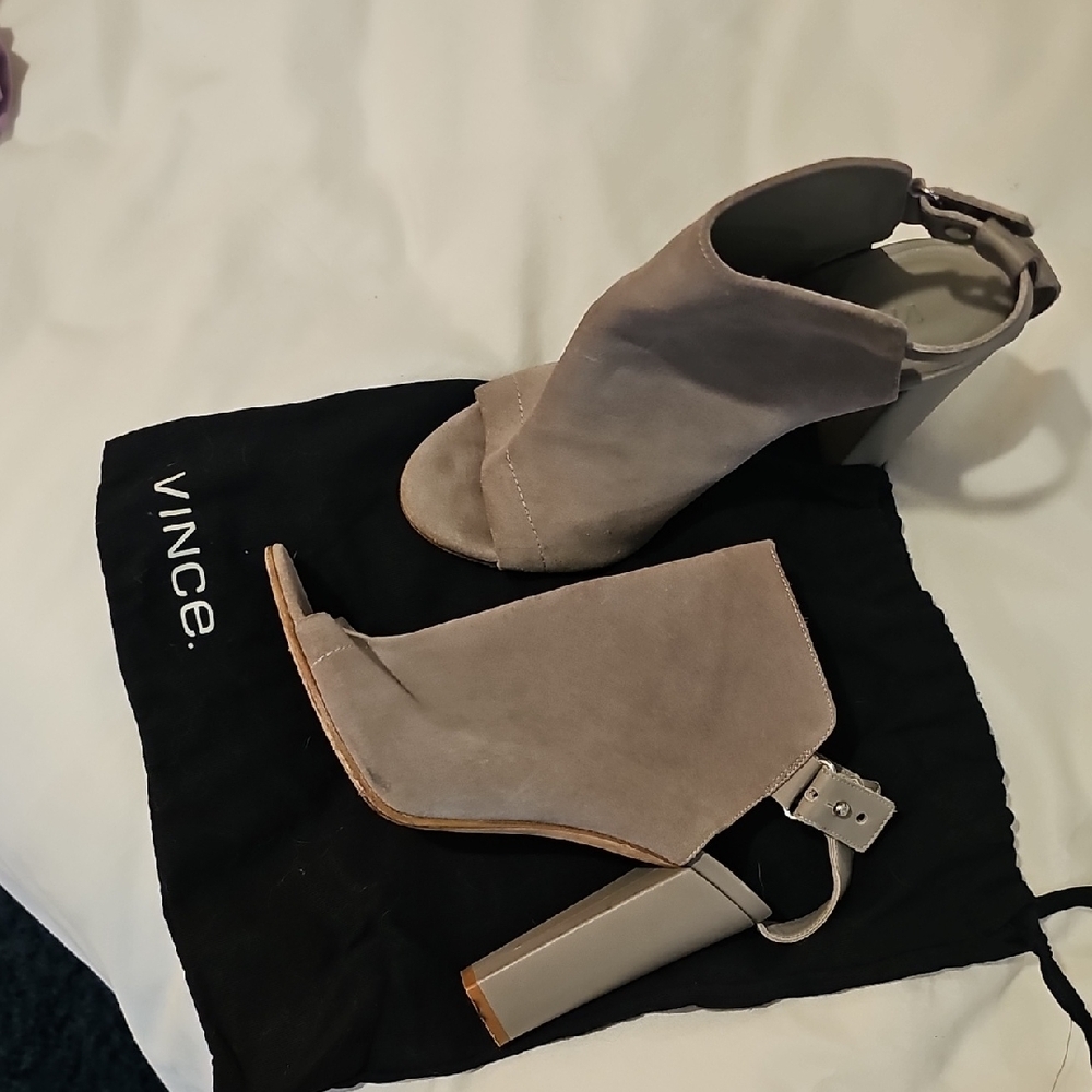 Vince. Gray Heeled Boot Suede Sz 9.5